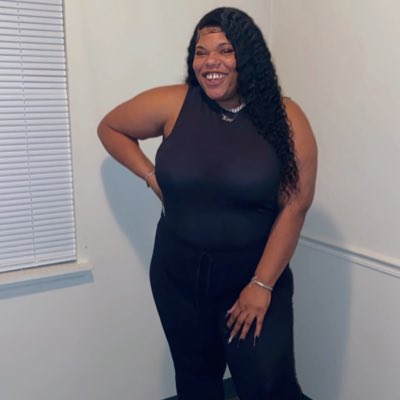 utopia26brother's tweet photo. #NewProfilePic #tj #thebiggest 

His favorite her less favorite the both fans  😜 https://t.co/B9HyNi5ROn