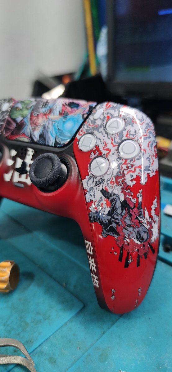 GGControles's tweet image. Bom dia  Gamers❤️
 Nosso cliente enviou seu controle para personalizar na pintura Jiraya o lendário sannin de konoha.
E olha aí o resultado final dessa belezinha.