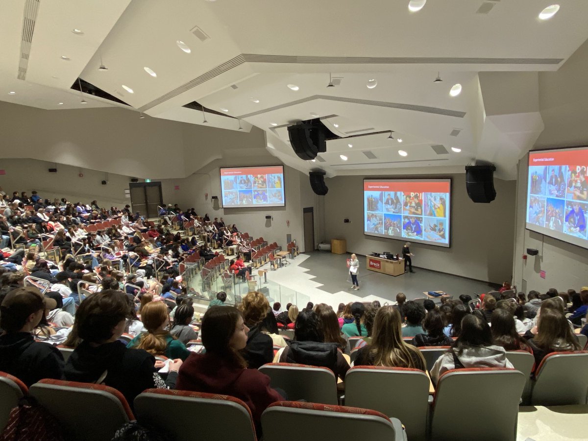 Welcome and introductions from #FOSS Dean Ingrid Makus and Associate Dean, Rebecca Raby. Learning more about our 15 academic units, experiential learning opportunities and what it’s like to study at #BrockU. Student panel up next!