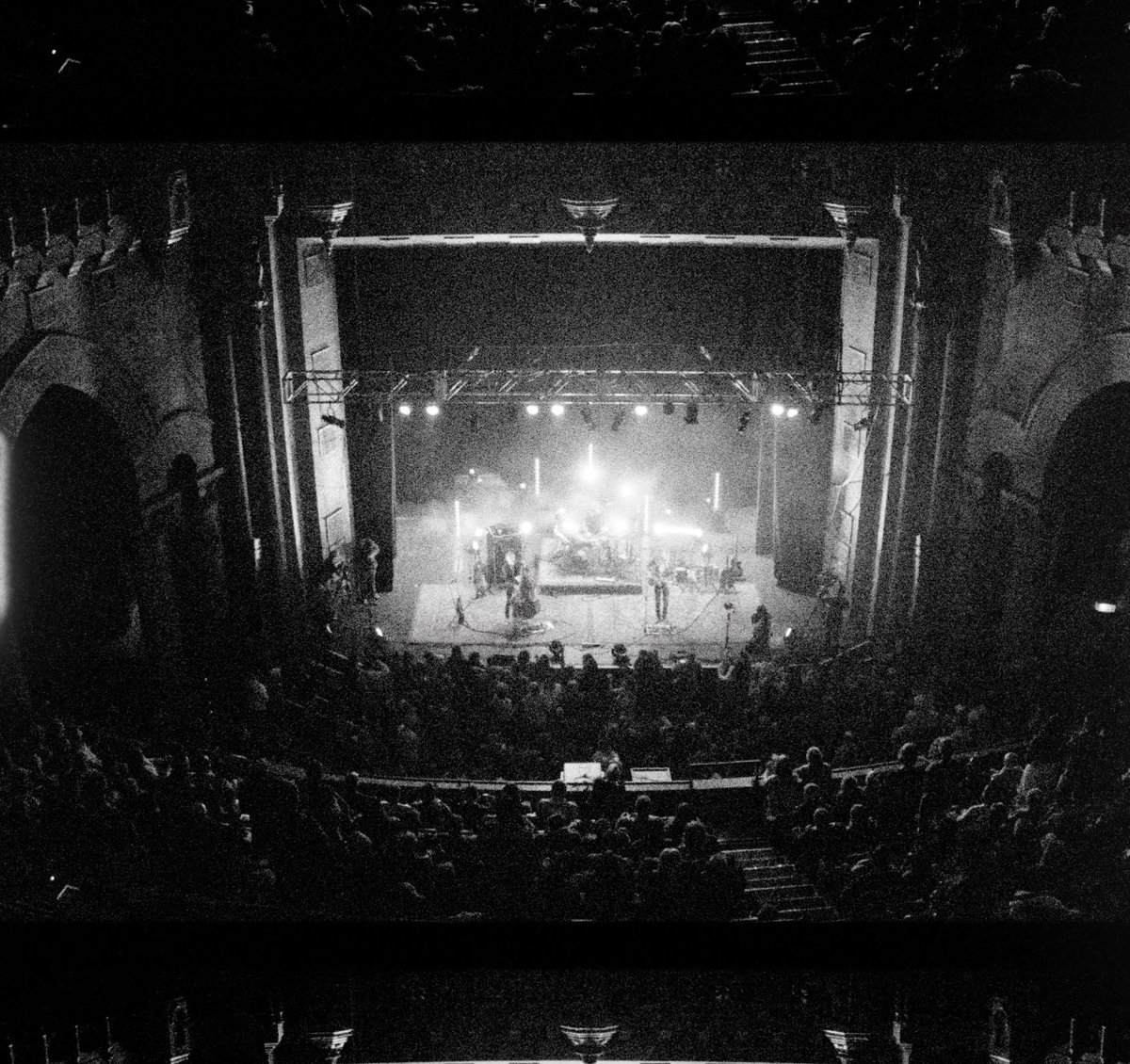 Celebrating two weeks of “Heart Is The Hero” with a brand new video!  youtu.be/EZFcflwt41U

Thanks to @dani_shoots and Two Truths Productions, the @statetheatreithaca team, our incredible crew, and everyone who came out and  helped us capture “Pilgrim”. 

#pilgrim #thewoodbros