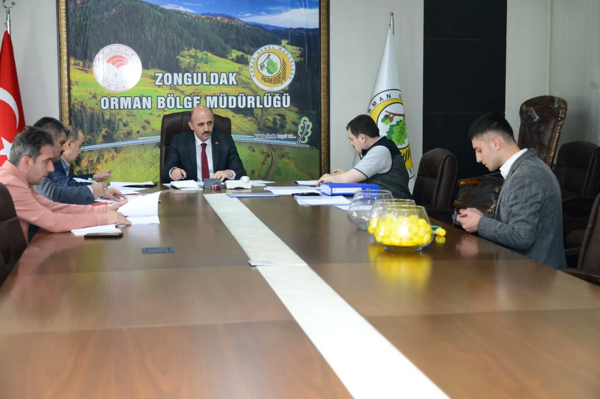 zonguldakobm's tweet photo. Bölge Müdür Yardımcımız Sayın Mehmet Pınar başkanlığındaki komisyon marifetiyle Bartın İli için 1 engelli,  Karabük İli için 2 engelli ile Zonguldak İli için 5 engelli ve olmak üzere toplam 8 personel icin 32 adayın sınavları tamamlandı. https://t.co/w0QvhJ5wjA