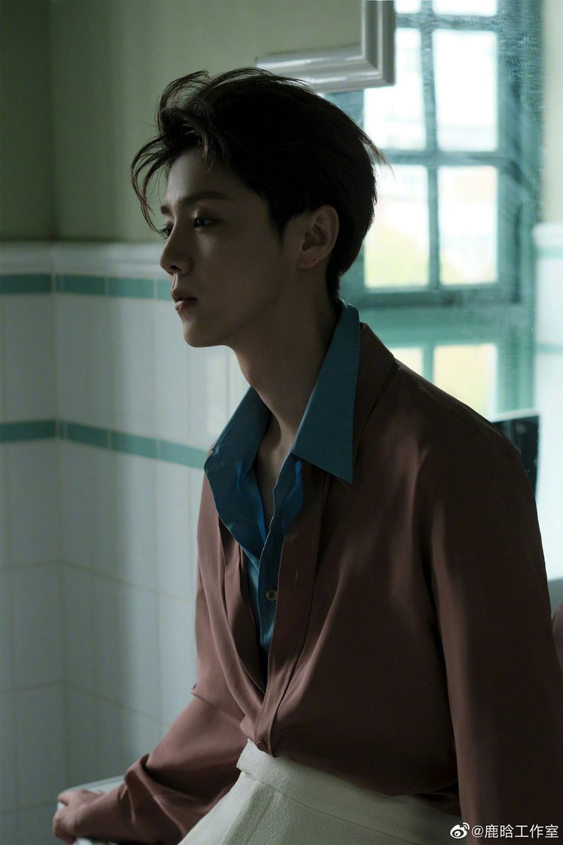 LuHanBrasil's tweet photo. [#WEIBO] 25.04.23 Atualização do #LuHanStudio:

“Divulgando aleatoriamente algumas fotos de trabalho do #ChefeMaisLindoDoMundo que não é apenas o mais bonito, mas sim o único mais bonito! 😎😎😎”

cr.: luking0420
pt-br: luhanbrasil

#LuHan #鹿晗 https://t.co/qE4n36Sf3M