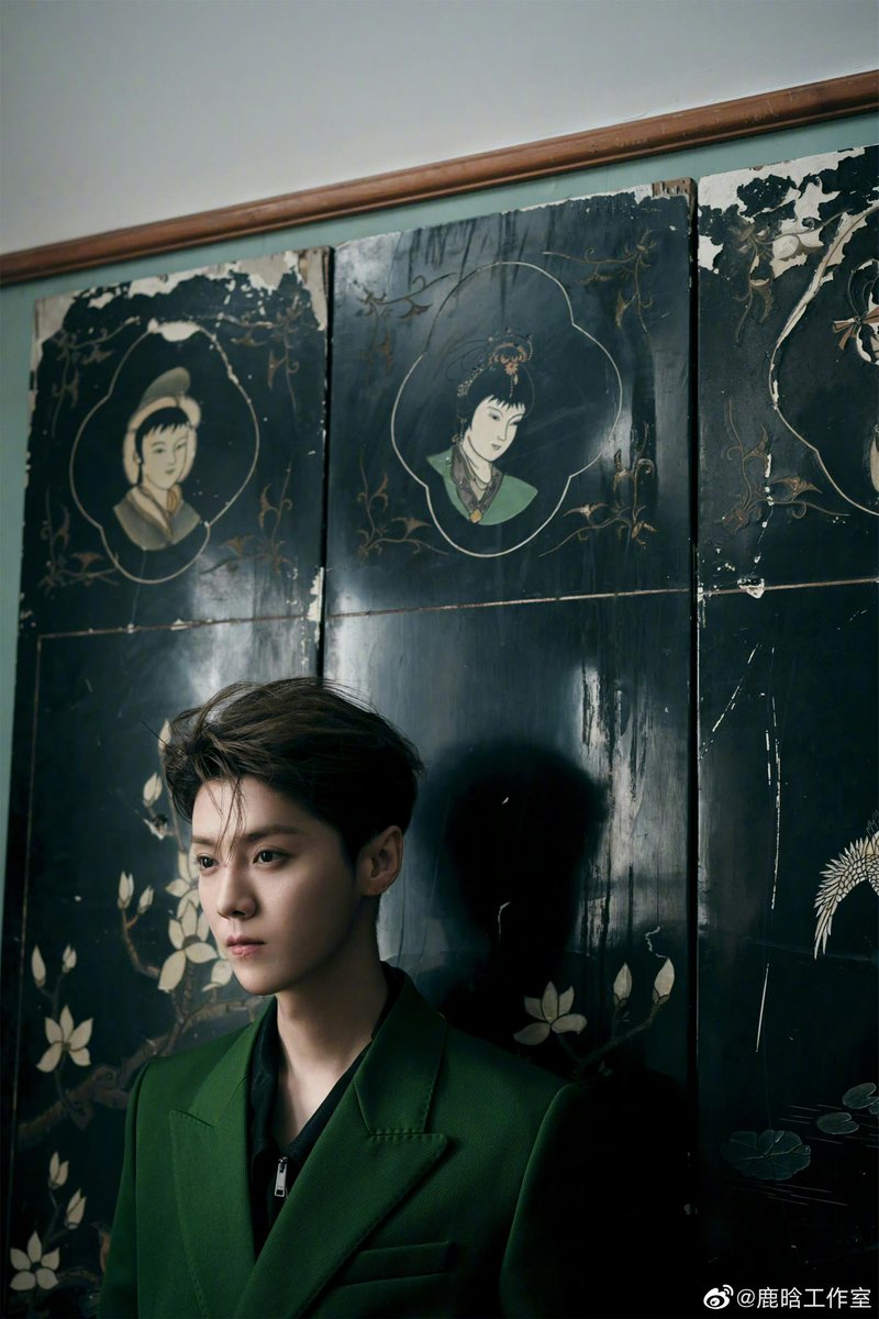 LuHanBrasil's tweet photo. [#WEIBO] 25.04.23 Atualização do #LuHanStudio:

“Divulgando aleatoriamente algumas fotos de trabalho do #ChefeMaisLindoDoMundo que não é apenas o mais bonito, mas sim o único mais bonito! 😎😎😎”

cr.: luking0420
pt-br: luhanbrasil

#LuHan #鹿晗 https://t.co/94rSnvarps