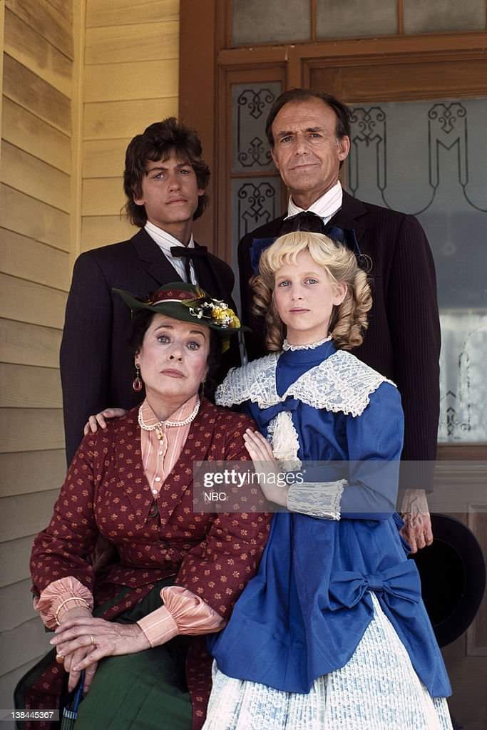 barbaravitali2's tweet photo. Happy Birthday to #JonathanGilbert April 28,1967 #LittleHouseOnThePrairie #MelissaGilbert @MEGBusfield https://t.co/YEJ8PY0igF