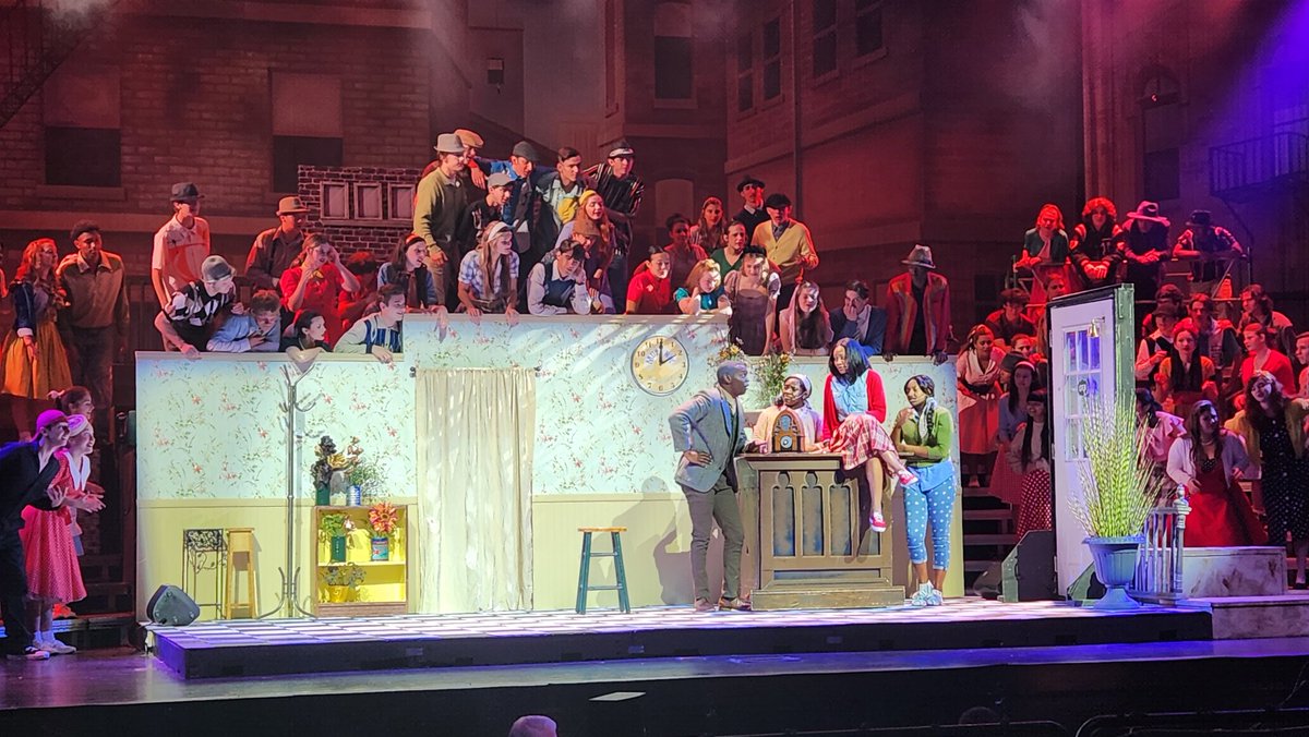 CloverEagles's tweet photo. Great fun for our elementary students this morning!

4th and 5th graders are checking out the @CHSChoraliers spring performance!

#CSDinAction https://t.co/fxDtxVfUxT