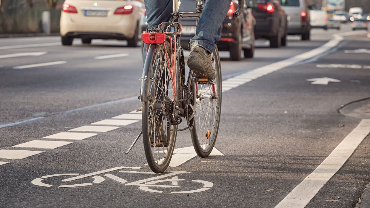 Cyclists could have the ability to interact with #selfdrivingcars, as experts feel there is a need for #autonomousvehicles to learn the 'language of cyclists'

cyclingweekly.com/news/self-driv… #roadsafety #autonomouscars