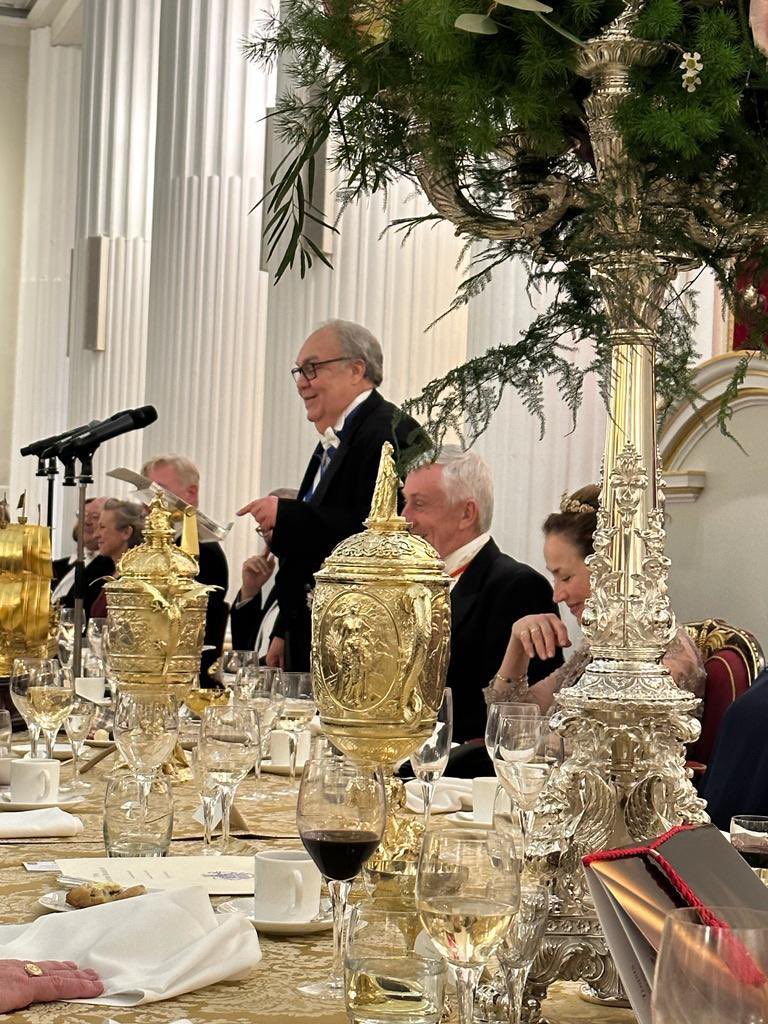 Very proud that at the Easter Banquet offered by the Lord Mayor of the City of London, Honduran coffee from the Caribe Coffee company of the Honduran Wilmer Carcamo and his wife was offered. It was attended by the Diplomatic Corps, Ministers and Parliamentarians.