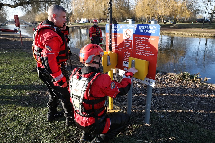 BedsFire's tweet photo. Bedfordshire Fire and Rescue Service calls for members of the public to stay safe when in and around water
Read the full story here ▶️ https://t.co/Mc1LKDxZRZ https://t.co/9Hm5gjjglK