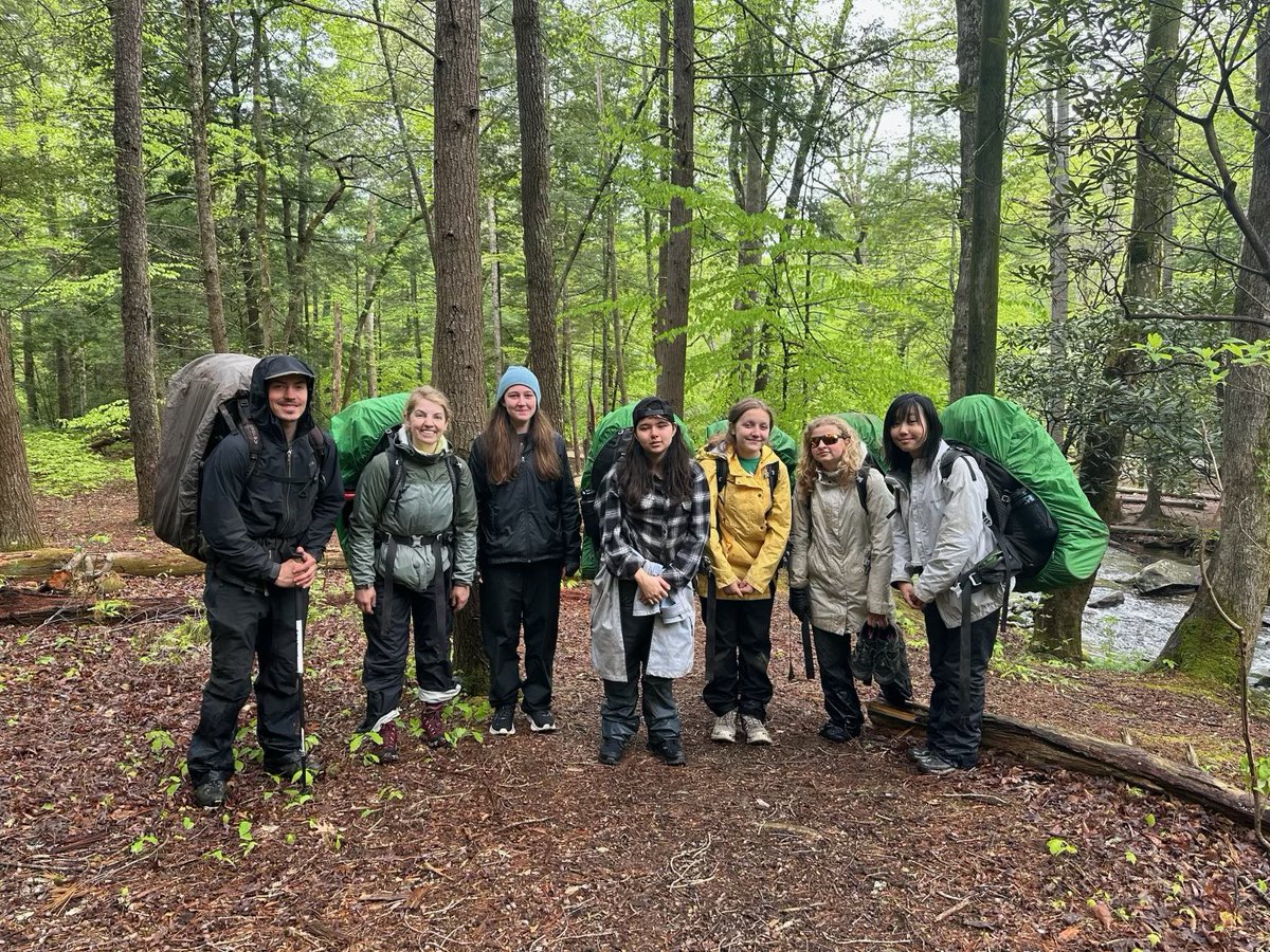 CoeGses's tweet photo. The students are getting ready to head back your way this afternoon! In the meantime, here are some quick pics of your students ready for backpacking action (1/3) https://t.co/stUV4Idqnn