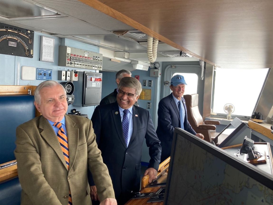 NSFDirector's tweet image. What a warm welcome by @universityofri President Marc B. Parlange.

Great to be here with @SenJackReed to learn about the bold, transformative approaches to STEM education training, and meet with the @NSF-supported students, researchers and faculty.