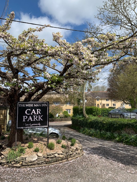 The three wise men at the Wise Man today. My very good friends Derek Arden <a href="/DerekArden/">Derek Arden</a> - inspirational speaker extraordinaire and Godfrey, centre, who knows a thing or two, not to mention how to handle himself ... Good food, good company, good poetry. Special. 😃