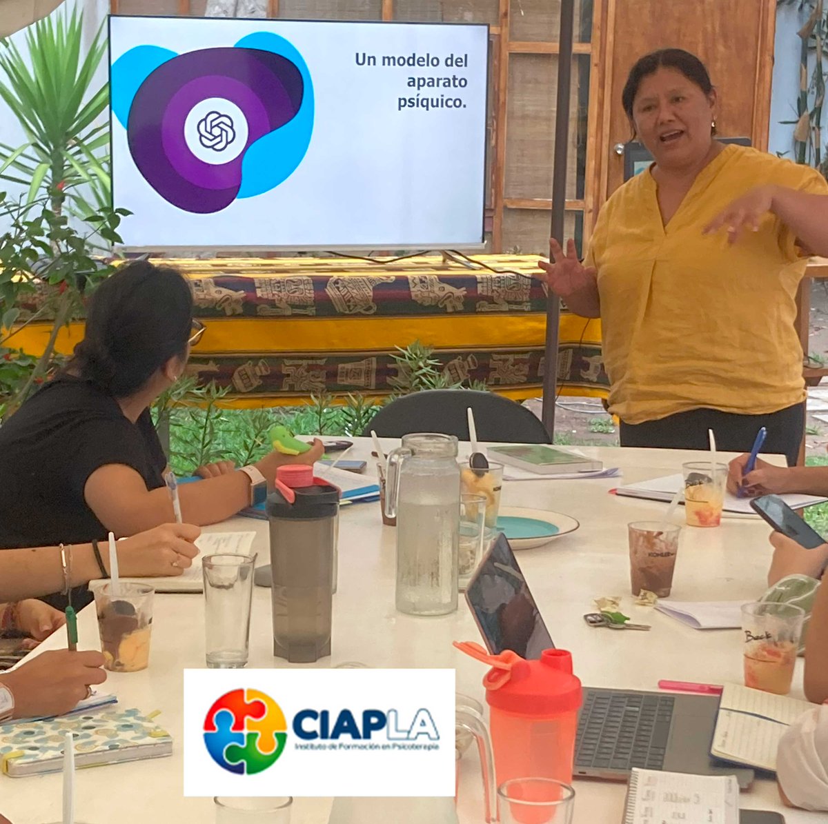 ciapla's tweet photo. Toca pensar el inconsciente formado por componentes que se van transformando. Esto posibilita una técnica del tratamiento con intervenciones específicas en función de la estructura de personalidad y del cuadro psicopatológico. #PsicologosCiapla #IA #PsicoterapiaPeru https://t.co/aFZmp7fE8L
