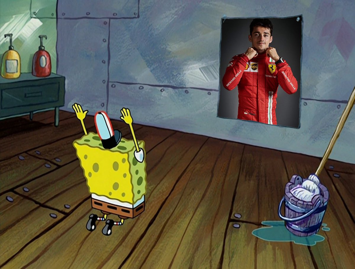 Bu herif kafayı yemiş. Duvarın tozunu almış resmen