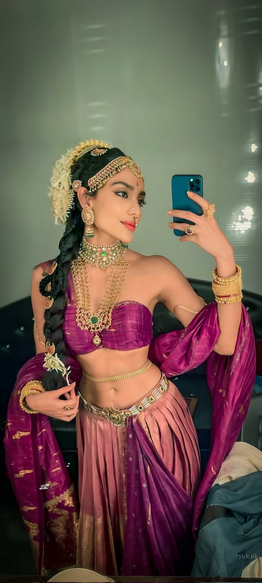 ryuk_nk7's tweet photo. #SobhitaDhulipala 
#PonniyanSelvan2 https://t.co/t0t0zIwEBY