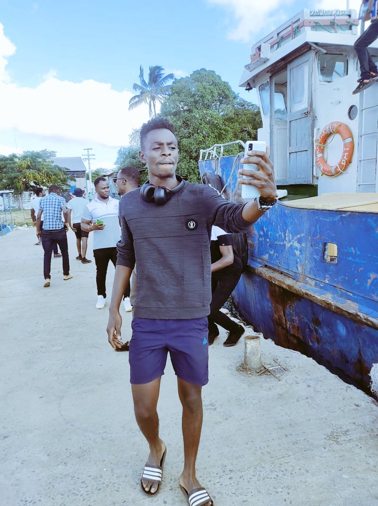 ENachiye's tweet photo. This water means of transportation... you can die easily 😂😂😋😂 https://t.co/Soe7Te7GY1