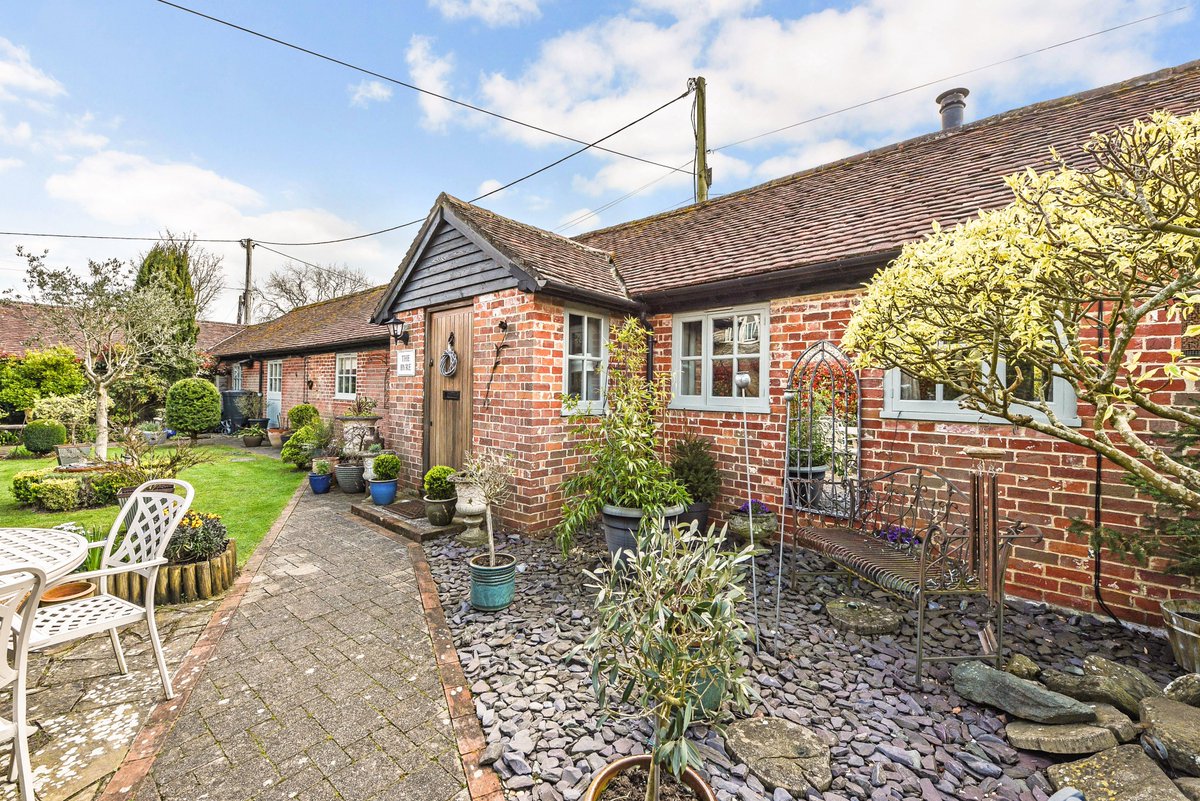 CountryHouseCompany tweet media