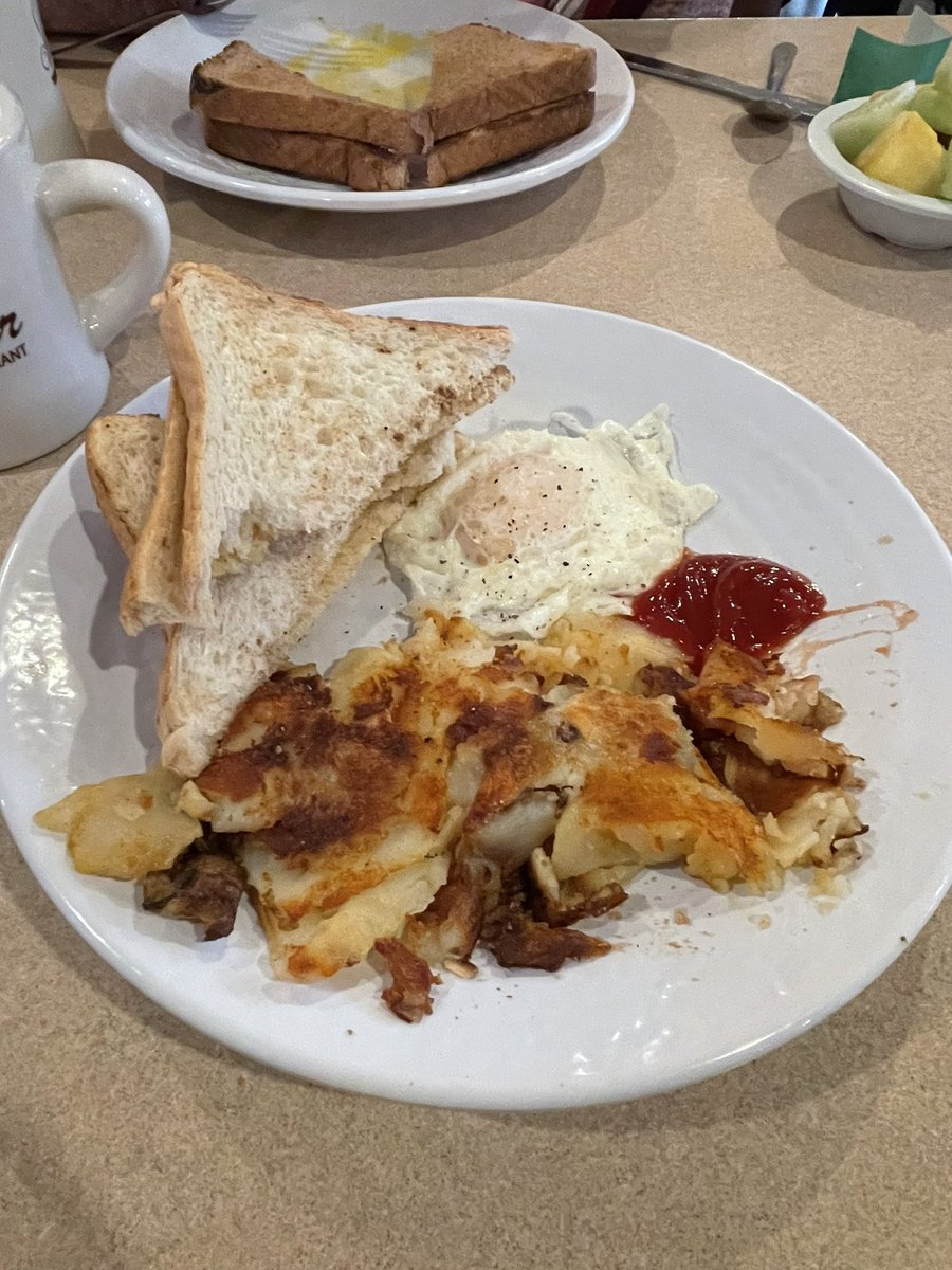 ibakeforaliving's tweet photo. Breakfast out! #exeterpa https://t.co/M4NqgMT4In