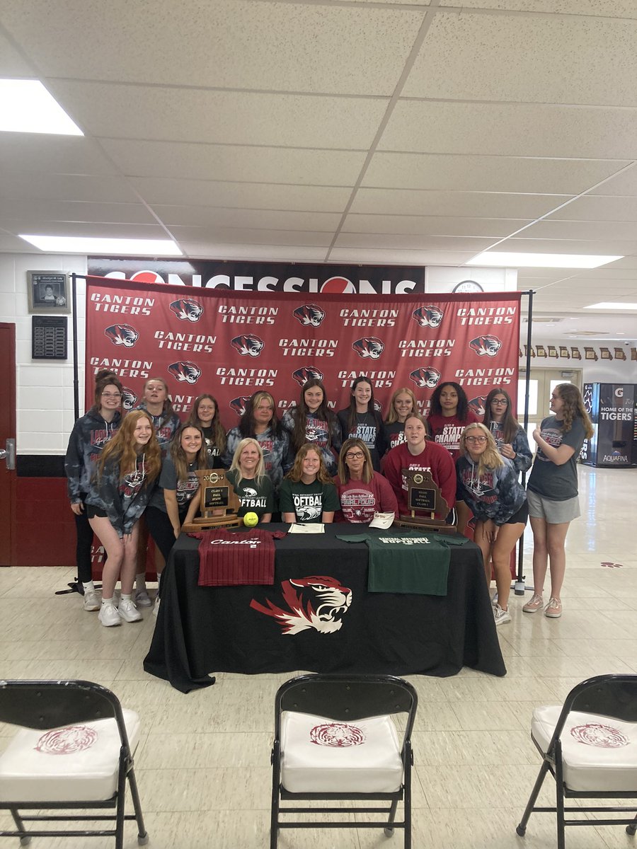 CantonRV1's tweet photo. Congratulations to Madison on her commitment to Central Methodist. https://t.co/cTuIvXVHGf