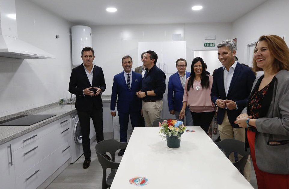 AndresLorite's tweet photo. Hoy se inaugura el Centro de Emergencia Habitacional de @anfane2015. Un honor haber asistido a una iniciativa social tan importante, financiada por el @ayuncordoba_es, gracias al alcalde @jmbellidoroche. https://t.co/dv0XU9yKbH