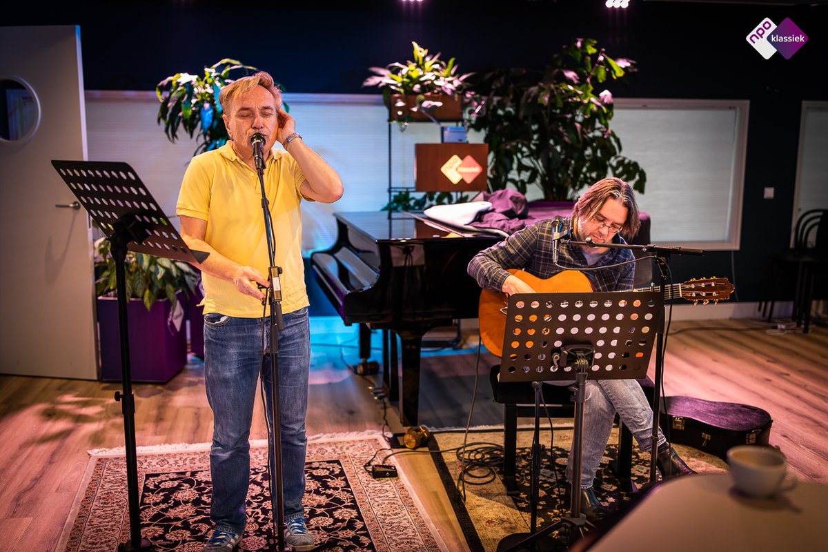 Na 17.00 live  <a href="/NPOKlassiek/">NPO Klassiek</a> zanger Philippe Elan en gitarist Reyer Zwart met hun nieuwe album 'Enfer et paradis'. Hel en paradijs. Dat moet wel over de liefde gaan... Volgens Philippe is een goed lied 'het volmaakte huwelijk tussen tekst en muziek'. Beeld: Arend Schot