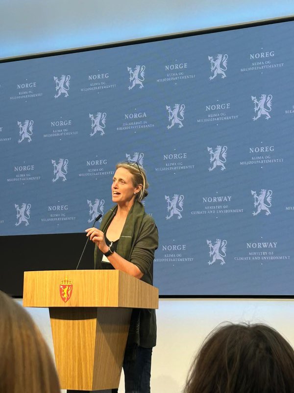 Den største trusselen for naturen er våre holdninger og verdier. Vi trenger mer (arts-)kunnskap og bedre utdanning på alle nivåer for å oppnå målene i avtalen. Dette var budskapet til NHM og Botanisk hage på innspillsmøte til <a href="/kldep/">Klima- og miljødep</a> om den nye globale naturavtalen