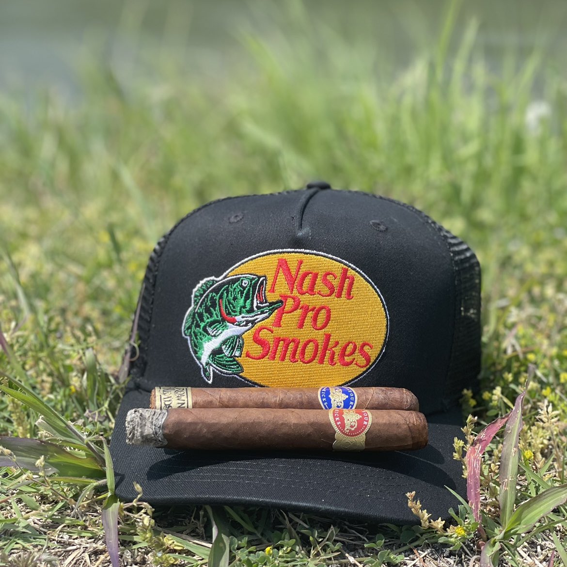 TheCrownedHeads's tweet photo. Happy #FourKicksFriday 🤘🏼 #CrownedHeads #FourKicks #cigars #Nashville https://t.co/7ojleSUn3T