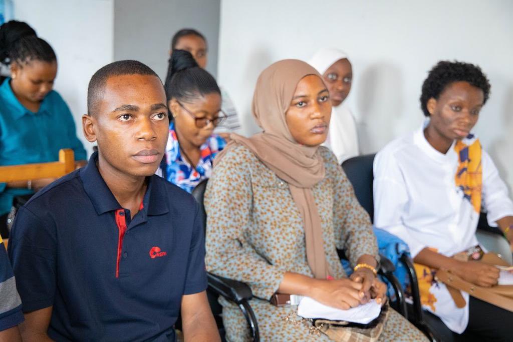 TYVAvijana's tweet photo. Earlier today We had a very successful #SchoolOfTYVA on Effective Leadership Skills Training, here are key points to note;
➡️ A leader must have skills such as:-Diplomat, Philosopher, Gardener & Activist. #TYVAvijana https://t.co/pyKRffNRzb