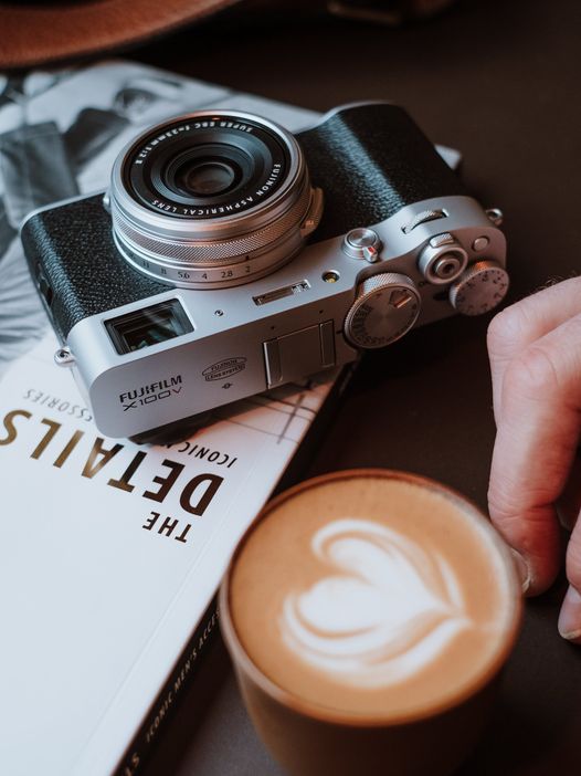 OfficialVp4l's tweet image. It's a @FujifilmUS kind of morning.

​#Fujifilm #1SourceVideo #X100V #mirrorlesscamera #digitalcamera #filmcamera #workflow #morning #goodmorning #coffee #breakfast #startoftheday #handheldcamera #filming #filmmaking  #behindthescenes #filmequipment #RedefiningDistribution