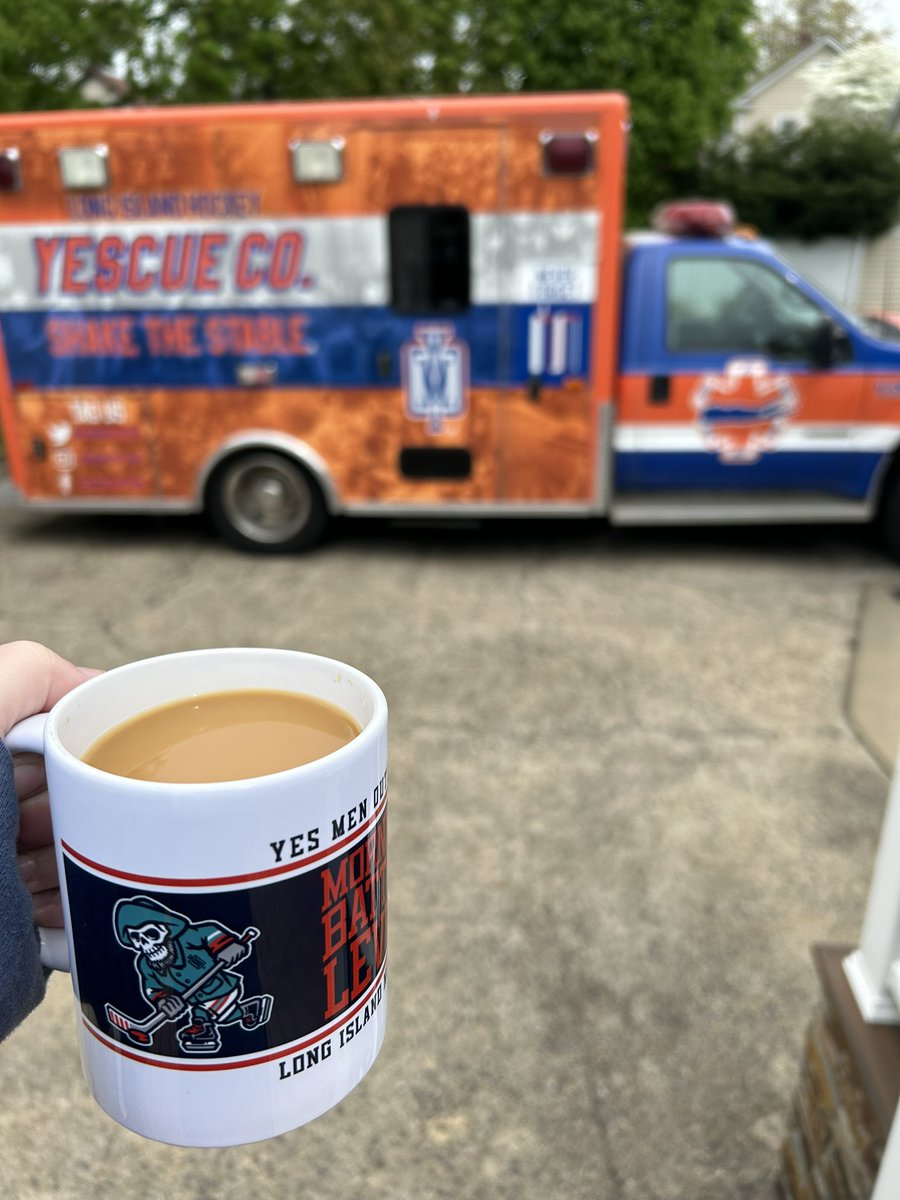 krob_2133's tweet photo. .@YesMenOutfitter supplying the morning views on this beautiful game day #RaiseYourBattleLevel #ShakeTheStable®️ https://t.co/34GO3qB9OH