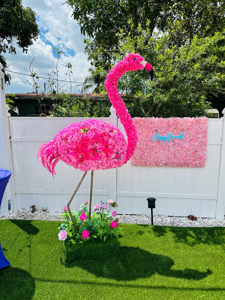 dgmeventdecors's tweet image. Make a splash at your next pool party with our giant pink flamingo rental! 🌴🌊🦩 Perfect for photo ops and endless summer fun! Contact us now to reserve yours! #FlamingoFun #SummerVibes #PoolPartyEssentials #Rentals