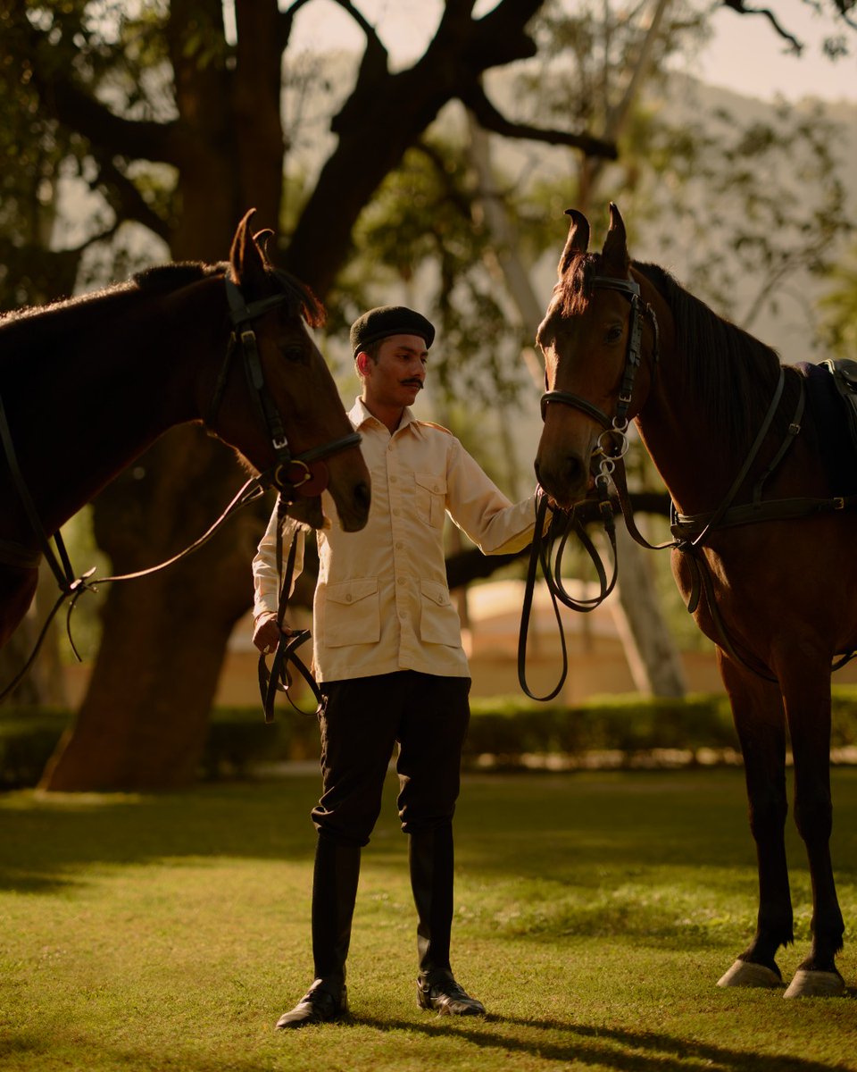 Amanresorts's tweet photo. Ride out from #Amanbagh to explore the countryside of Rajasthan on Marwari horses, a rare breed heralded over the centuries for their bravery in warfare. Take chai with the villagers, who always extend their warmest hospitality to visiting guests.

https://t.co/rxgfIpwNNn https://t.co/ii6yNPdGbe