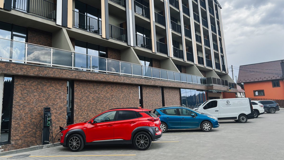 GoToUgreen's tweet photo. Great news! 🚀A 7-22 kW charging station powered by the GO TO-U OS was installed at the Bukovel ski resort. GO TO-U provides numerous benefits for #EVfriendly hotels. Together we can make EV charging an effortless and enjoyable experience for everyone! 🌎

#GOTOUGreen
#hotels https://t.co/x29bTl7sz7