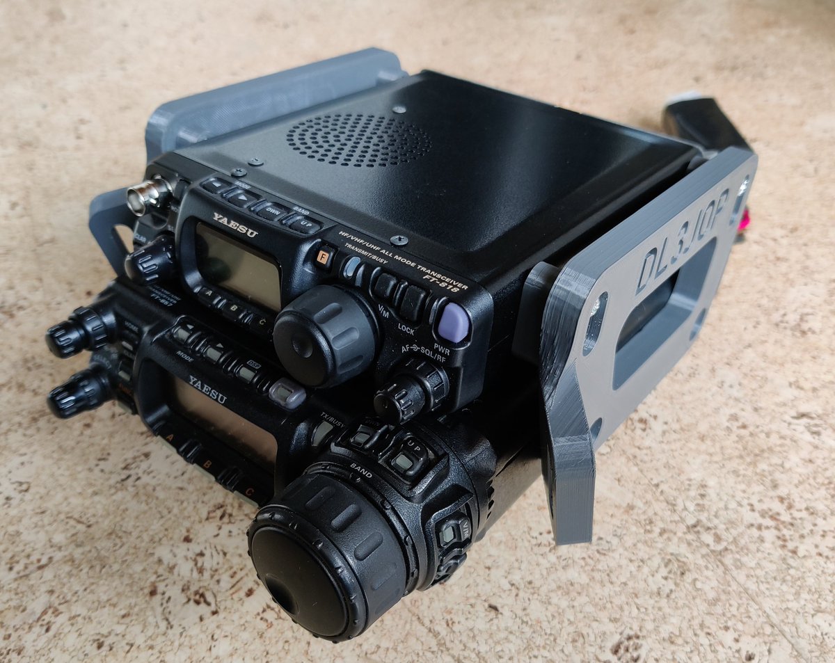 dl3jop's tweet photo. My satellite setup evolved. I got a FT-1675 now. (FT-818 and FT-857D). The 818 can be dismounted quickly for other radio purposes. See you on linear😁 
#amsat #leo #satellite https://t.co/4z2dZBB65J