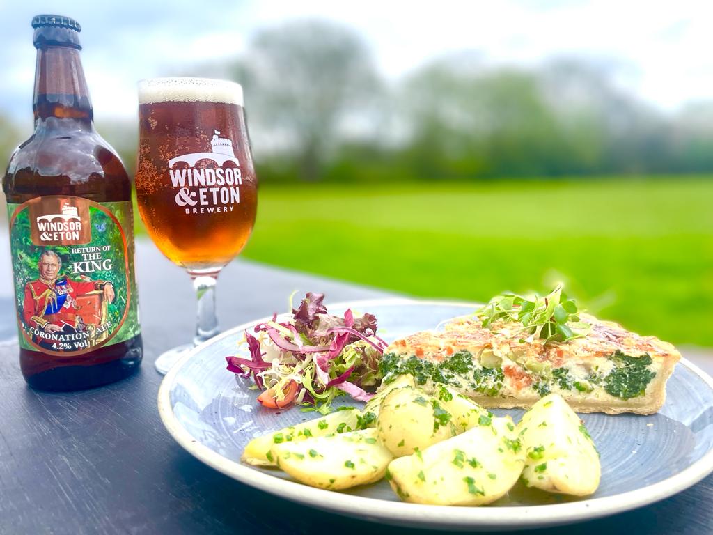 Looking to #celebrate the #coronation with a bit of classic #British #summer #dining?
Join us every Monday to Saturday #lunchtime between May 3rd - May 16th for our take on the #CoronationQuiche!

Plus, we have @windsoretonbrew's #CoronationAle for a limited time!