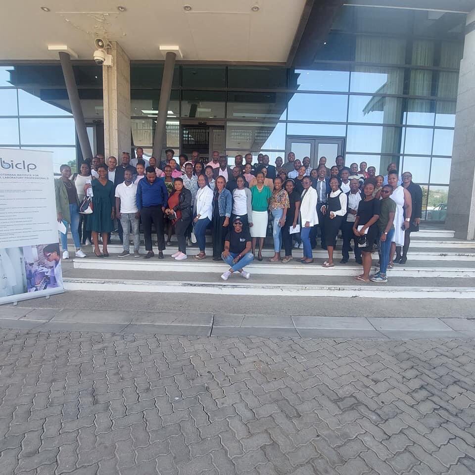 tshedizacks's tweet image. Botswana Lab Professionals met for 2 days to discuss the theme One Health Approach; role of medical health professionals at a conference organised by Botswana Institute for clinical laboratory professionals (BICLP). #GlobalMedLabWeek