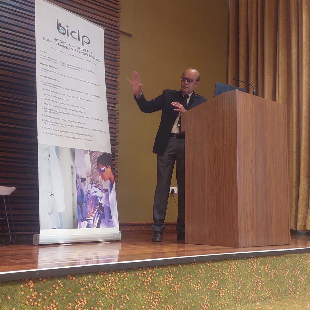 tshedizacks's tweet image. Botswana Lab Professionals met for 2 days to discuss the theme One Health Approach; role of medical health professionals at a conference organised by Botswana Institute for clinical laboratory professionals (BICLP). #GlobalMedLabWeek