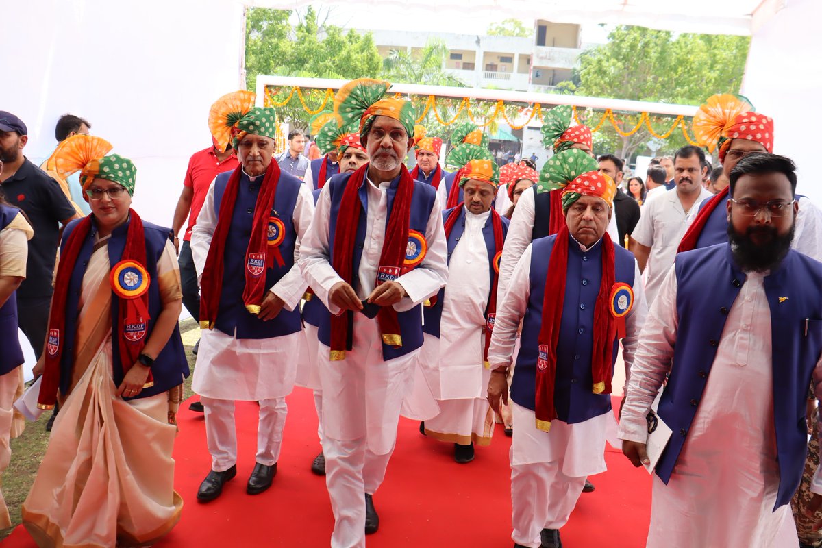 UniversityRkdf's tweet photo. RKDF University recently organised Convocation ceremony on the university premises. Chief Guest Nobel Laureate Shri Kailash Satyarthi Ji wished the students best luck for their future.
https://t.co/XkvgWg5uan
18002700320
#rkdfuniversity #RKFD #convocation2k23 #ceremony #organised https://t.co/Spzn88c7J7