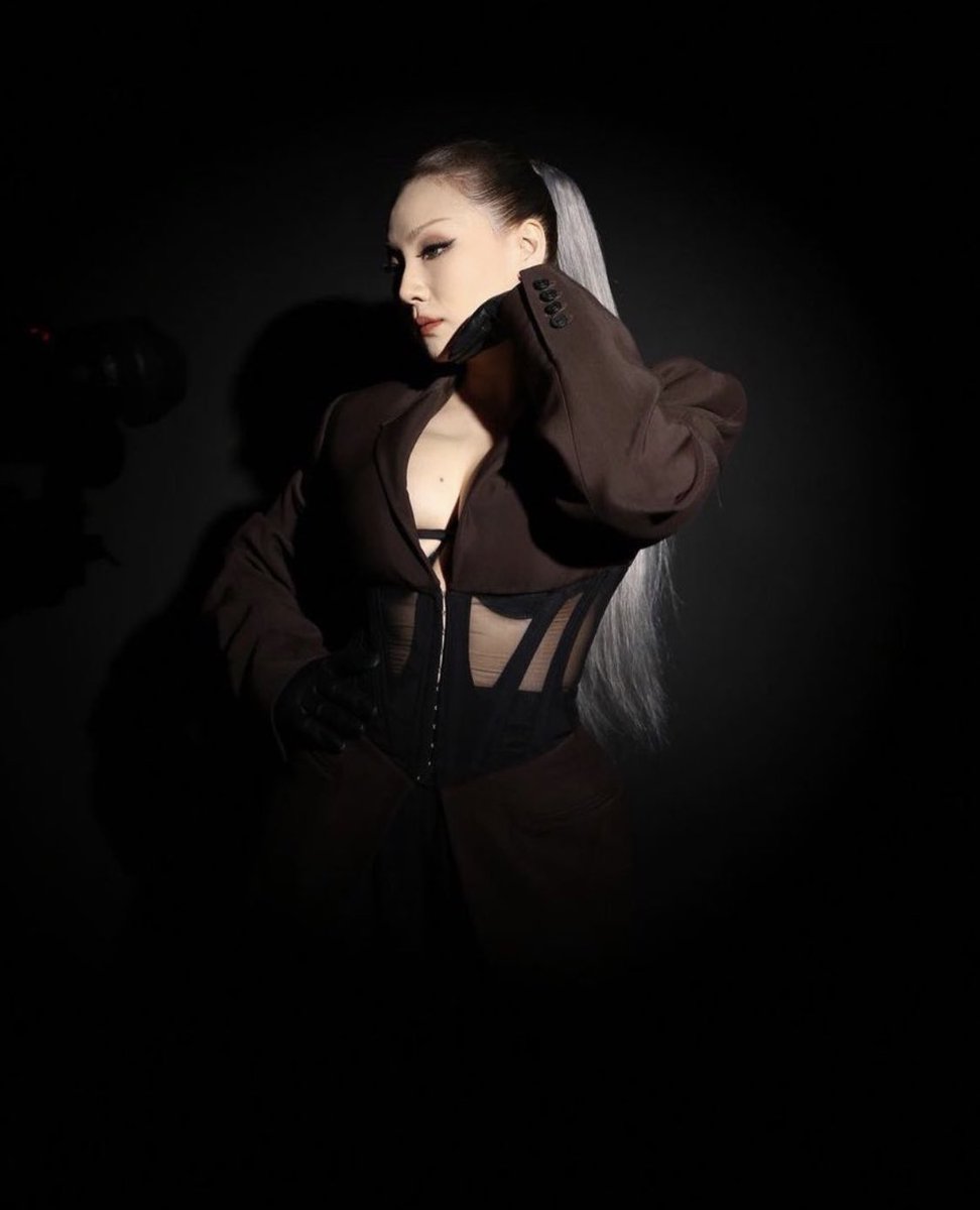 theclsource's tweet photo. GZBz, please retweet and engage with the posts we link as it is important for CL’s overall brand value and exposure (e.g official accounts who mention her)

If you have a fan account on Instagram, remember to tag relevant parties (e.g. brands’ accounts )

#CL #씨엘 @chaelinCL https://t.co/I8TjoPPyKB