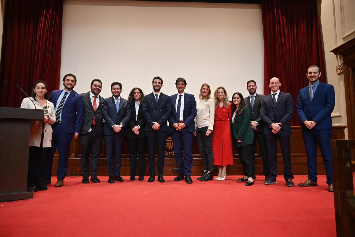 GAJBarcelona's tweet photo. 📸⚖️ Ahir vam tenir el plaer de cel•lebrar la XIX edició dels Premis Taronja i Llimona, organitzats des del @GAJBarcelona, amb la inestimable col•laboració de @ProcuradorsICPB, per premiar el tracte rebut en el nostre dia a dia en els jutjats de Barcelona.

Seguim! https://t.co/jYzzhtmVSd