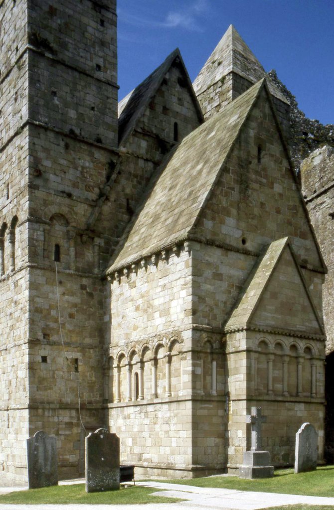 crsbi's tweet photo. It’s the weekend and here’s our #WeekendSiteHighlight for the week: Cormac’s Chapel, Cashel, #CountyTipperary
Take a look at the report for details of the #Romanesque sculpture at this site - https://t.co/Dw9MXX5s9L https://t.co/dTbyE2qQ2d