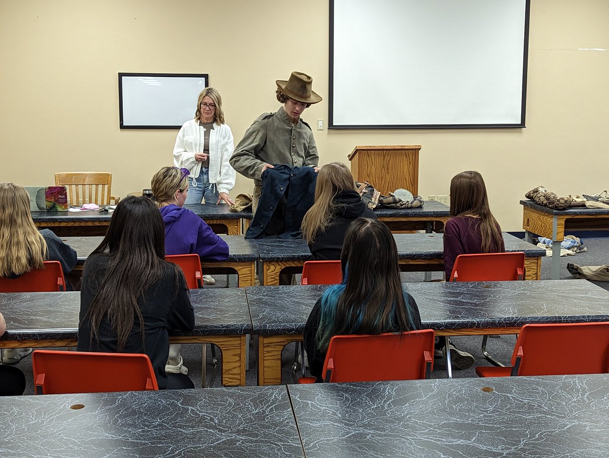 Wilbur_TrimpeMS's tweet photo. Thank you to Steven Martin, a TMS and Civic Memorial graduate who presented to 7th grade social studies students about life as a Civil War soldier. Steven brought many historical artifacts to students to see and touch. Thank you! #ThisIsTMS #GoEagles #CivilWarHistory https://t.co/BNiyIKGNS8