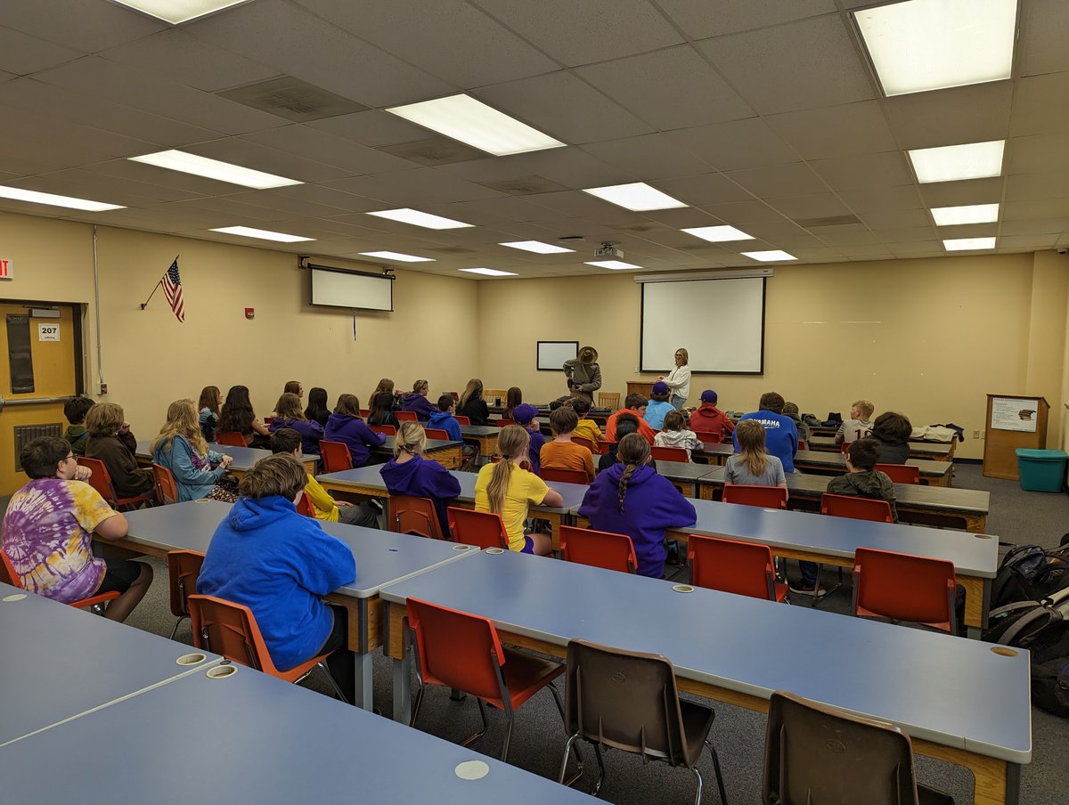 Wilbur_TrimpeMS's tweet photo. Thank you to Steven Martin, a TMS and Civic Memorial graduate who presented to 7th grade social studies students about life as a Civil War soldier. Steven brought many historical artifacts to students to see and touch. Thank you! #ThisIsTMS #GoEagles #CivilWarHistory https://t.co/BNiyIKGNS8