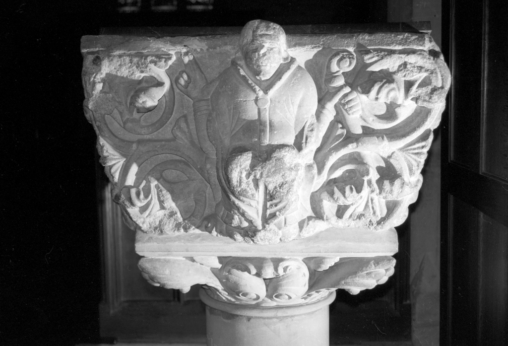 crsbi's tweet photo. It’s the weekend and here’s our #WeekendSiteHighlight for the week: St. Egwin, Norton, #Worcestershire
Take a look at the report for details of the #Romanesque sculpture at this site - https://t.co/mjjFS0T6cF https://t.co/hJOwqyCqIL