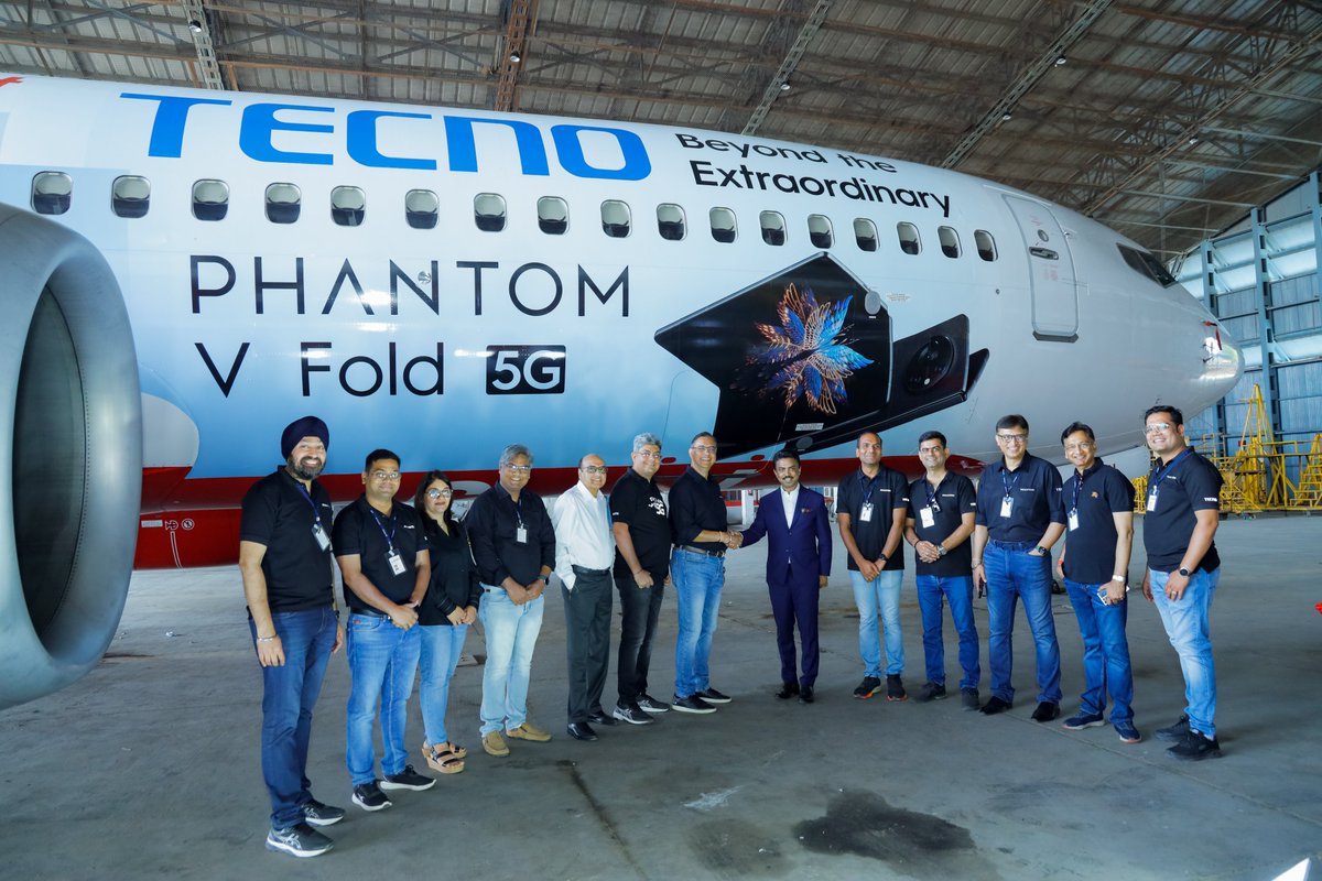 flyspicejet's tweet photo. Witness the magic unfold as @TecnoMobileInd, India's cutting-edge Phantom V Fold 5G smartphone, joins forces with our dynamic flying billboards, creating an unstoppable force of promotional innovation.

#flyspicejet #spicejet #BrandingAboveTheClouds #BrandWithSpiceJet https://t.co/8aJebOJg5T