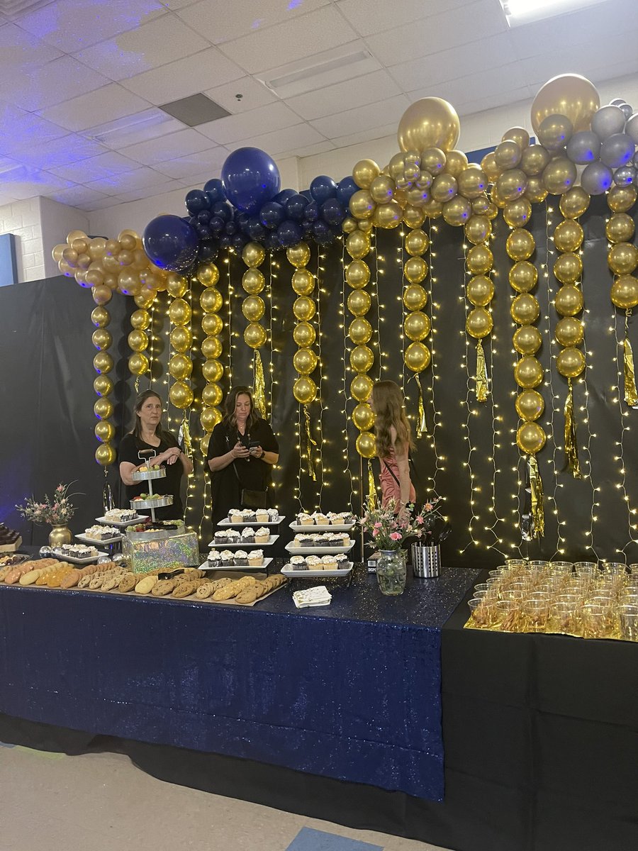 DrLoraleeHill's tweet photo. It was electric!!! Our kids looked stunning and sharp tonight! Great from start to finish! Our 8th graders have some dance moves! @GMS_Wildcats @RodLangston @LynzeeCourtney #somuchfun #bestptsa @CobbSchools #admindreamteam #ourteachersrock #begreatbegriffin https://t.co/JBz1j4jKoW