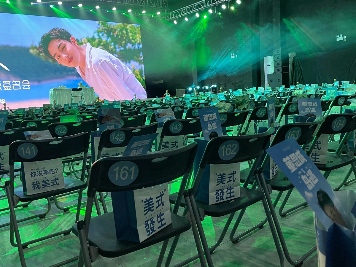 winwin’s first solo offline fansign 🥺