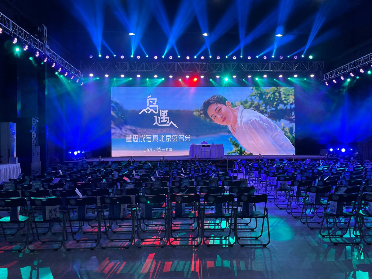 winwinhour's tweet image. winwin’s first solo offline fansign 🥺