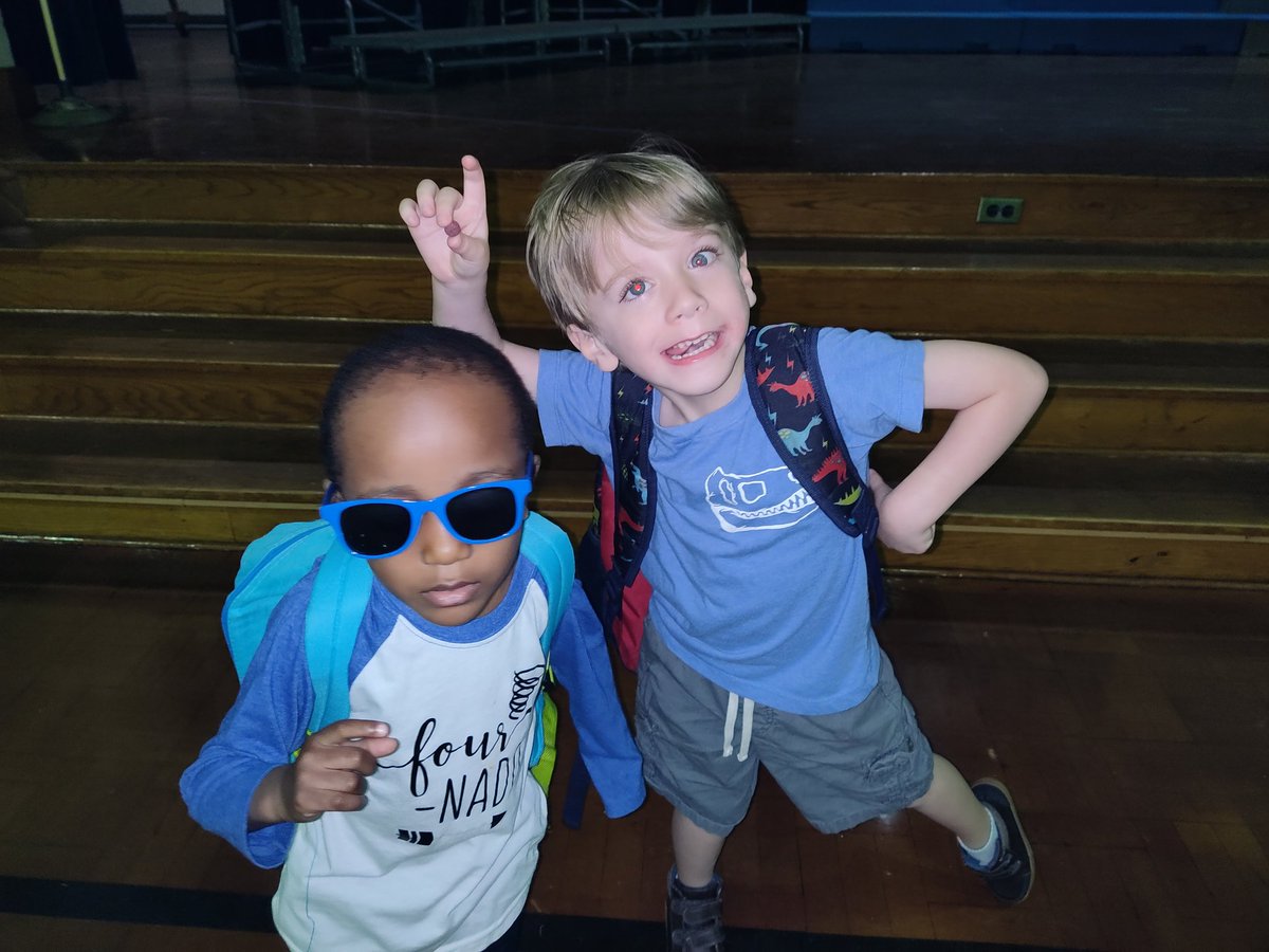 JMBOYKIN38's tweet photo. Having fun at dismissal @KSEsharks @SPS_SpecialEd @SufVAschools https://t.co/amAJ65mXjj