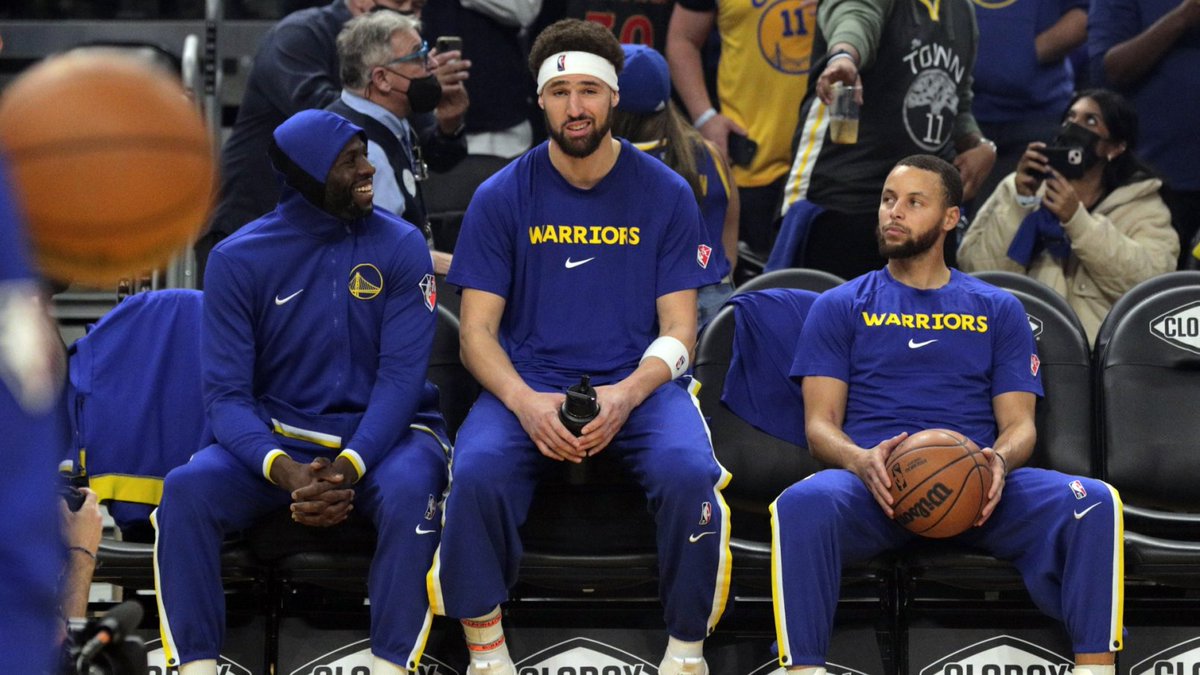 WarriorNationCP's tweet photo. I just hope that this is not their final game together. 🙏🏽 https://t.co/YPtOwZ9MhT