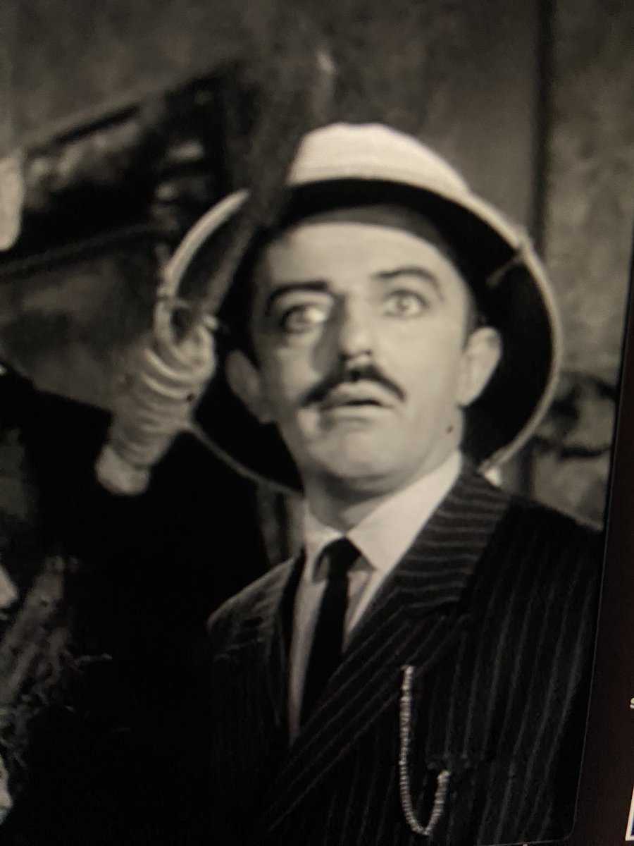 theconservatcry's tweet photo. #gomezaddams #johnastin https://t.co/qLLrRXfJb8